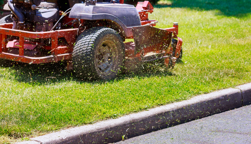 Columbia Heights Summer Lawn Mowing